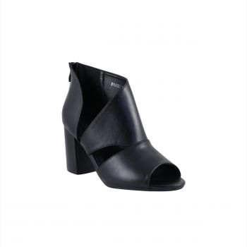Woman Shoes Sandals - Flip Flops Black sandal with cut